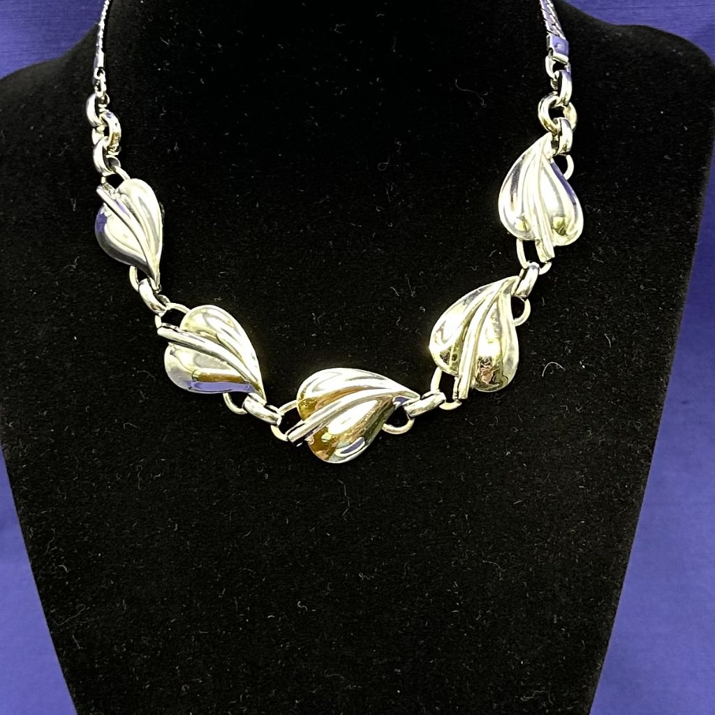 Vtg Barclay’s Mid-Century Silver-Tone Leaf Motif Choker Necklace